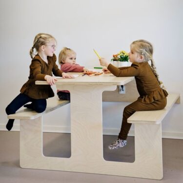 KOMPAN Veggfest Felliborð með bekkjum